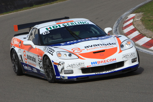 Henry Zumbrink in zijn Corvette C6
